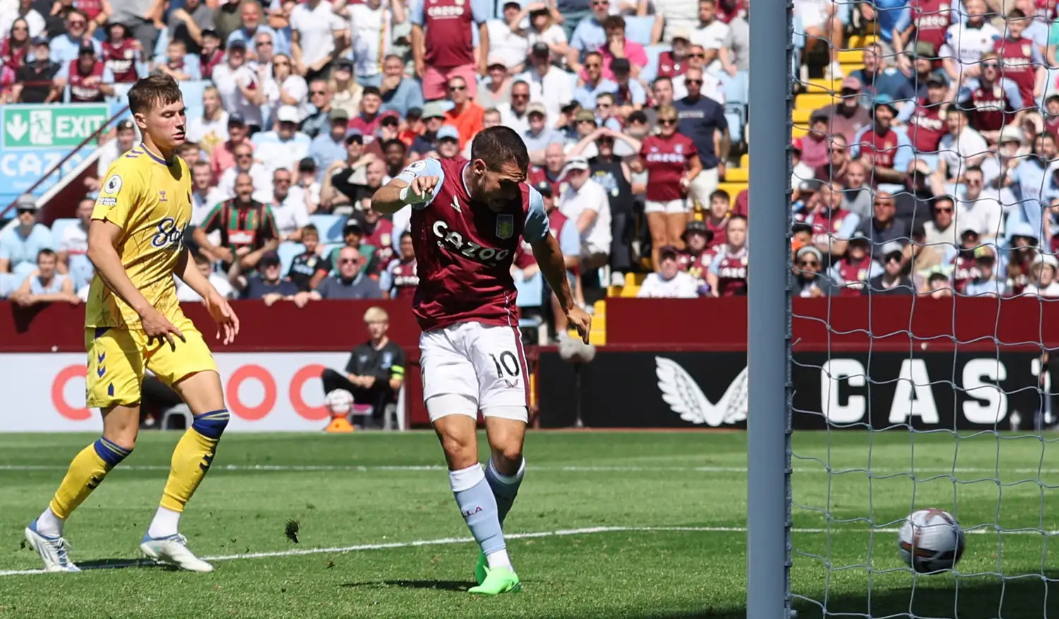Buendía llegó al gol.