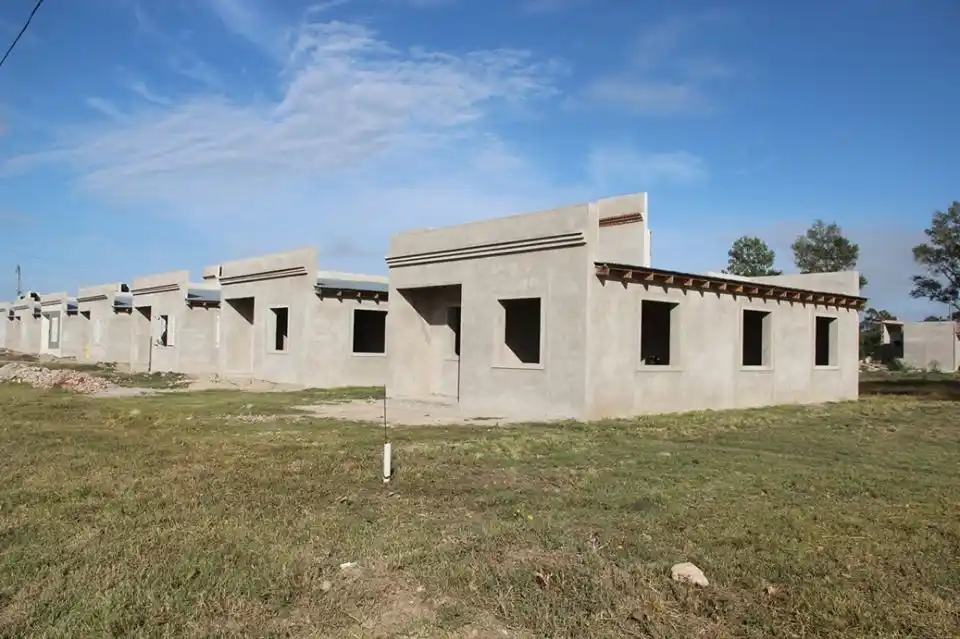 Cuatro ofertas para la compra de materiales de construcción