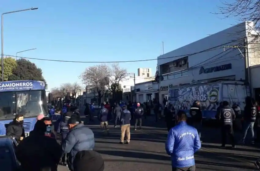 Razzini vuelve a funcionar con normalidad y quedó atrás el bloqueo del sindicato de camioneros