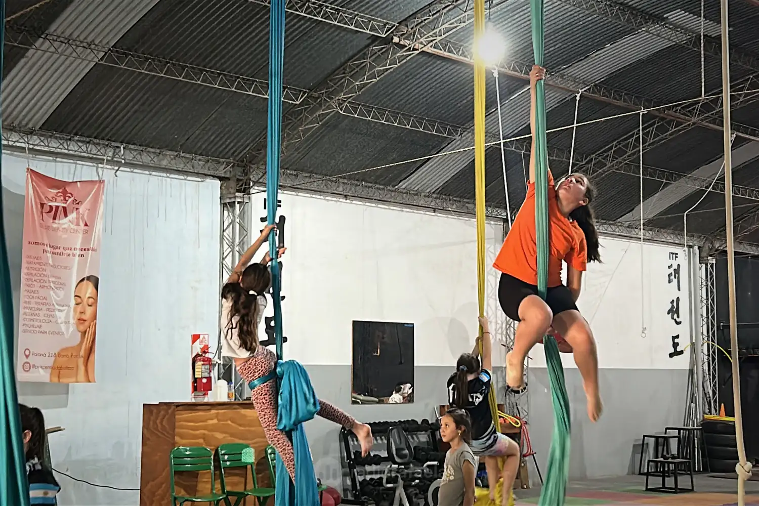 Eliana Maldonado - Referente de Aéreo Plexo Club Están recaudando fondos para la final nacional y el mundial de acrobacias aéreas - 6