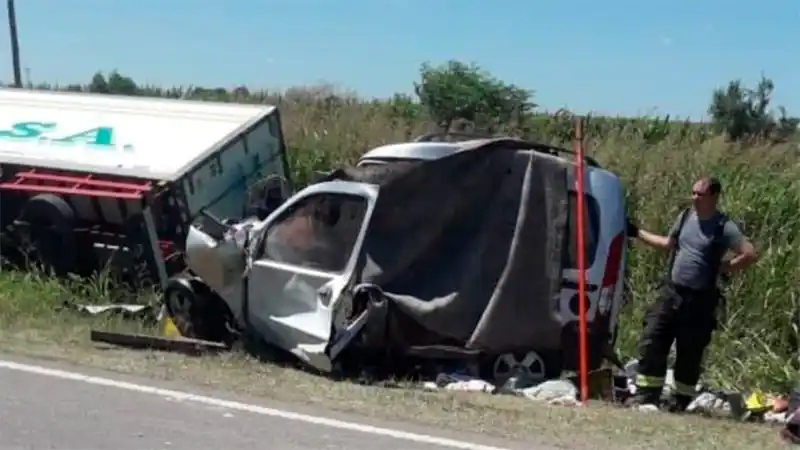 Murieron 4 hinchas de River que iban en camioneta a ver la final en Santiago