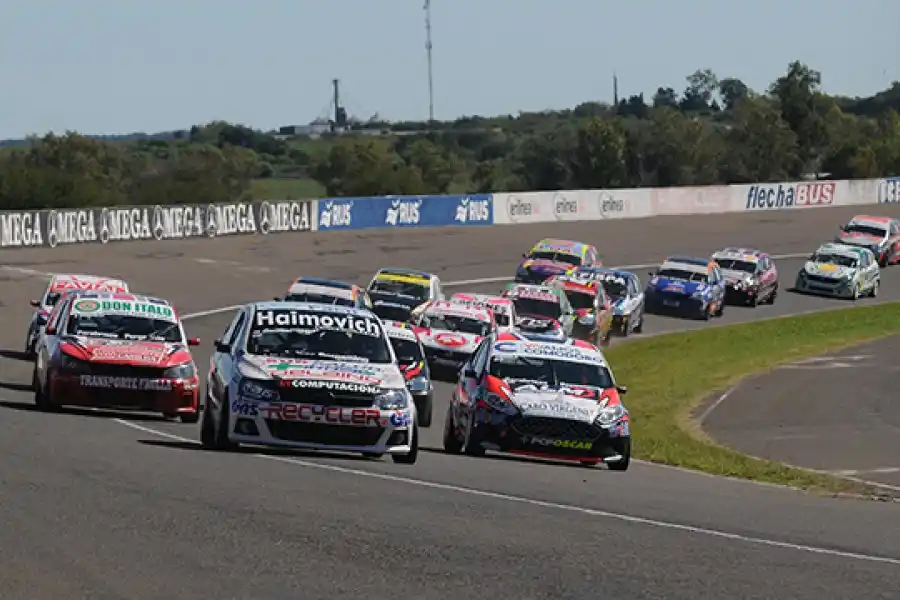 El Turismo Nacional pone en marcha la actividad en Paraná con la Clase Dos