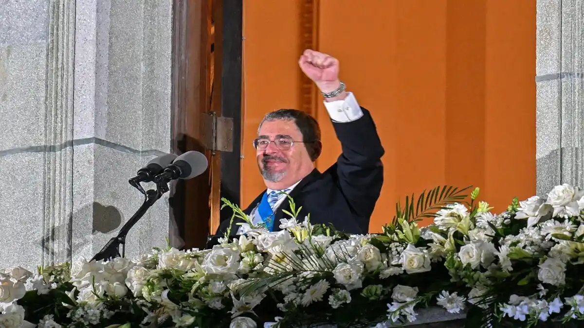 «Rescatar a Guatemala de la «corrupción:  primera promesa de Bernardo Arévalo al asumir la presidencia