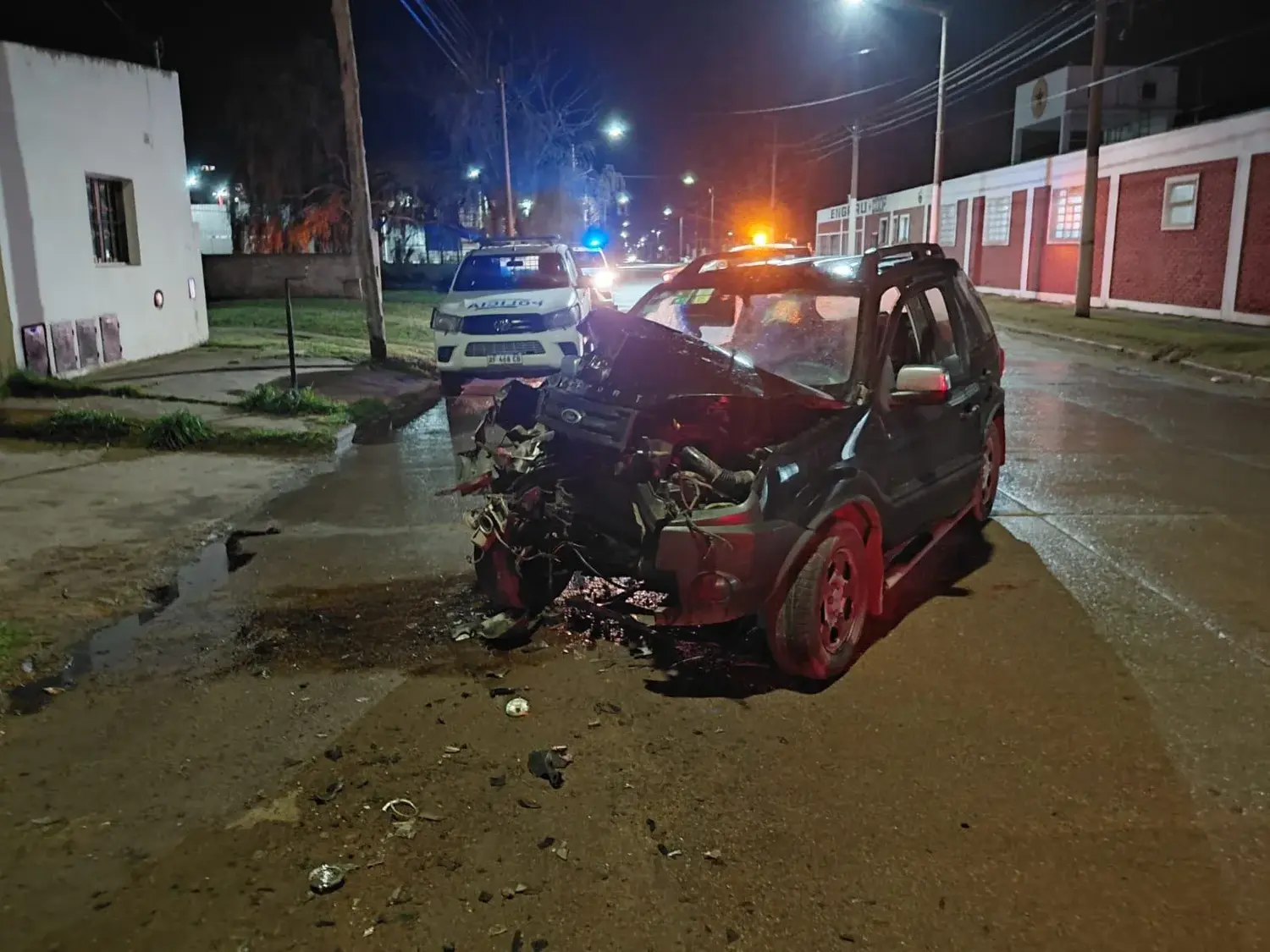 Destruida, terminó la camioneta que manejaba el infortunado vecino