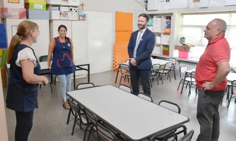 Azcué destacó el programa de apoyo escolar que lleva adelante la municipalidad 