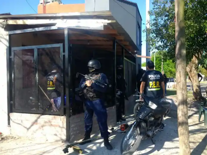 Detuvieron a siete personas en cuatro allanamientos por narcomenudeo