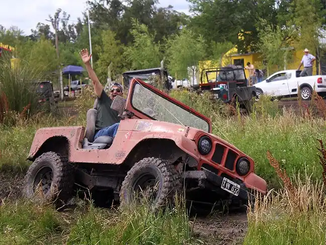 A puro barro y camaradería: Gualeguay vive el 8º Encuentro Nacional de Jeeperos