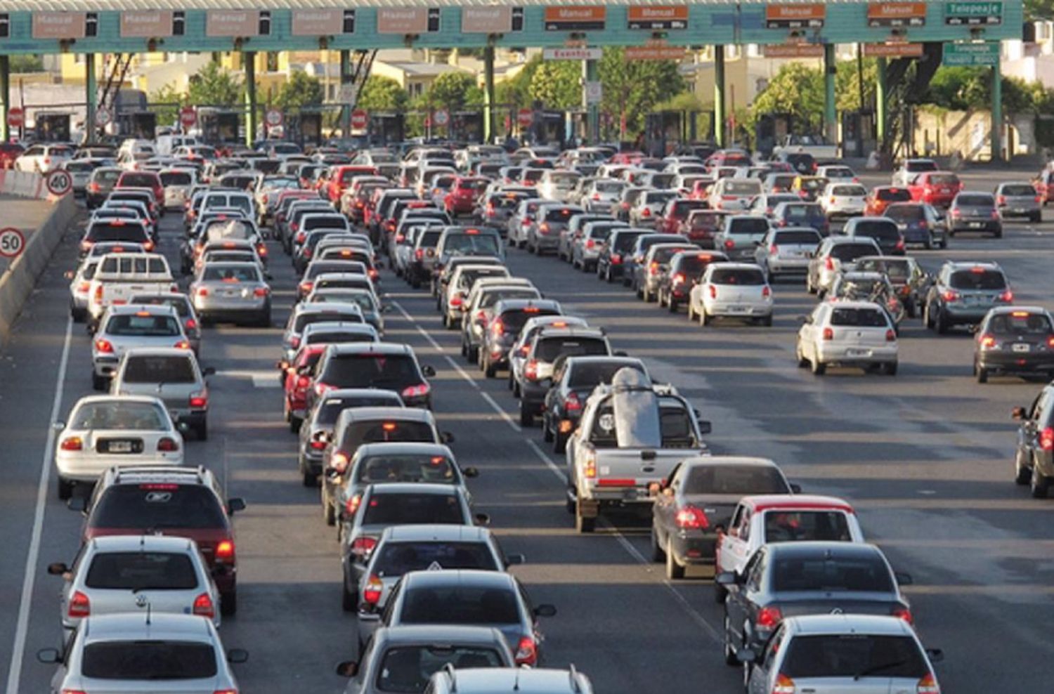 Vienen todos: cerca de 14 mil vehículos ingresaron a la ciudad