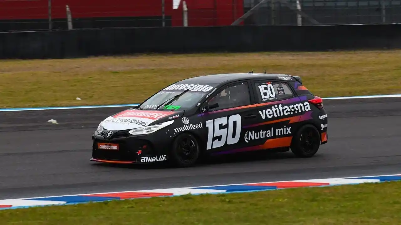Juancho Eluchans se metió entre los mejores en el autódromo Internacional de Termas de Río Hondo