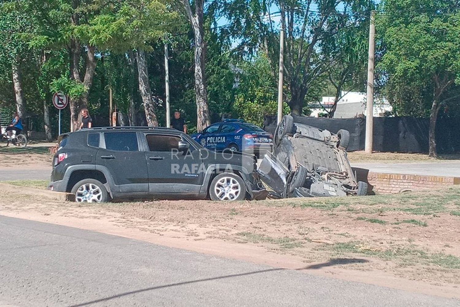 Conducía alcoholizado y provocó un impactante accidente en la ciudad: una mujer terminó hospitalizada