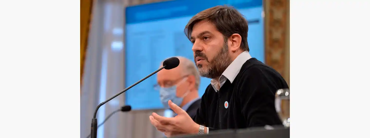 Carlos Bianco estalló contra la oposición por su postura con la vacuna rusa: “Que se dejen de joder”