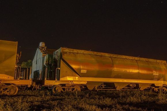 Impactante: un adolescente se acostó en las vías y fue arrollado por el tren