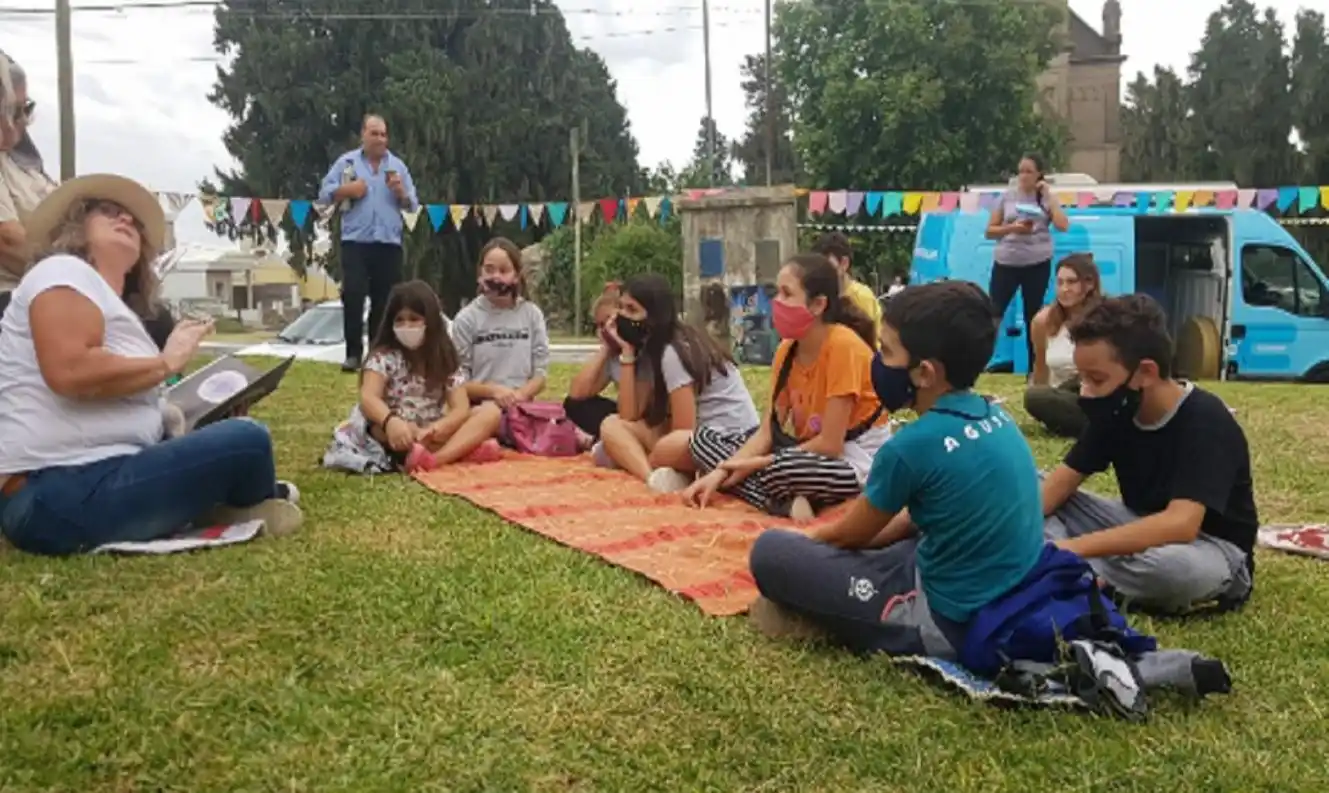 La biblioteca móvil recorrerá el barrio Guevara y la Costanera este sábado
