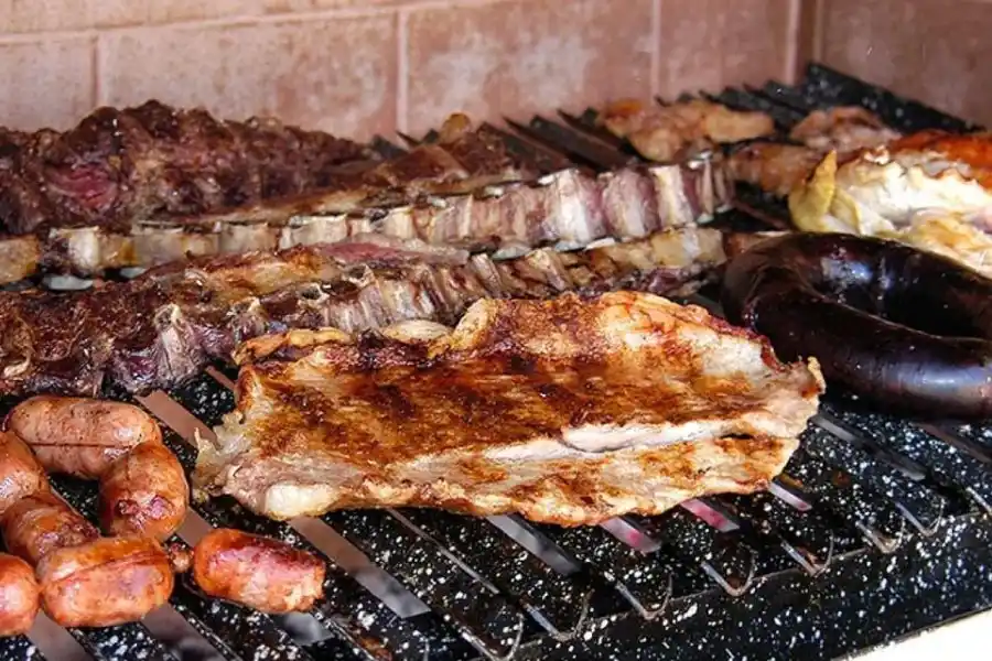 Desopilante: denunció al vecino por hacer un asado el Viernes Santo