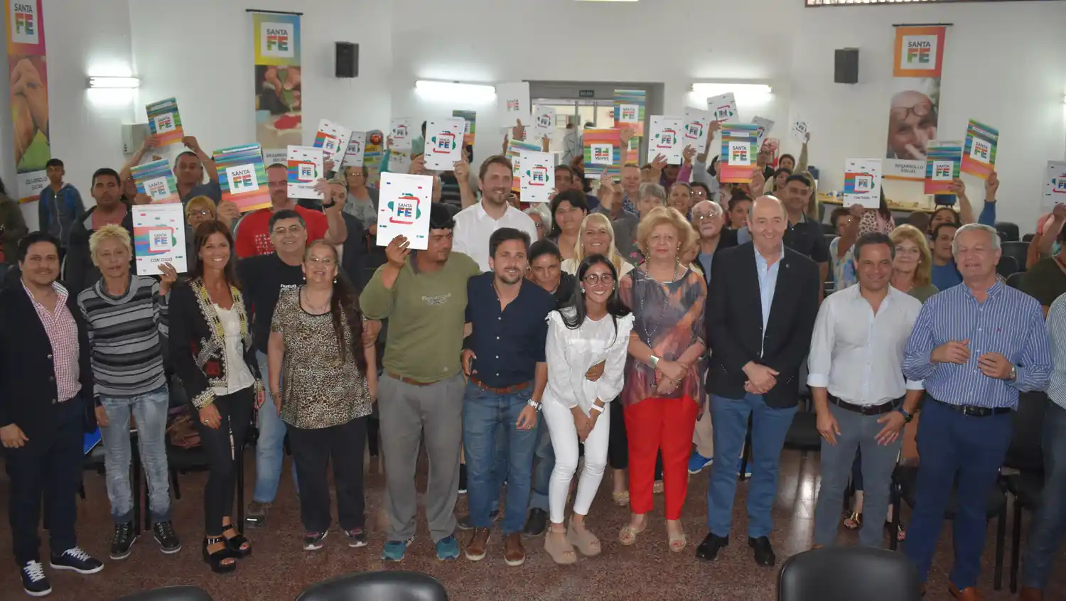 Se entregaron escrituras y notificaciones de finalización de trámite