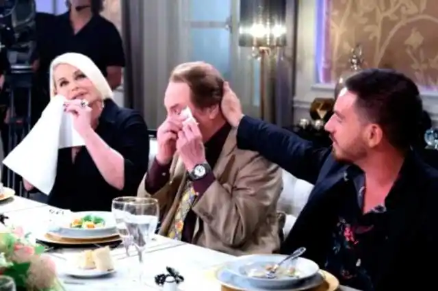 Santiago Bal lloró en la "mesaza" de Mirtha Legrand
