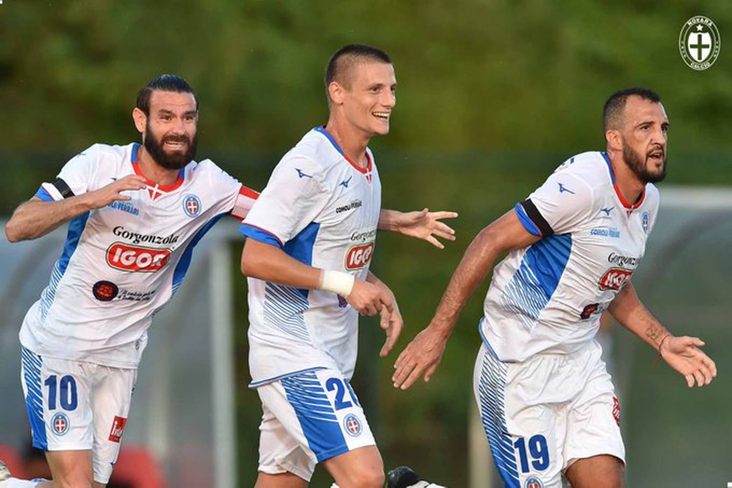 Novara pasó con dos goles de Pablo González