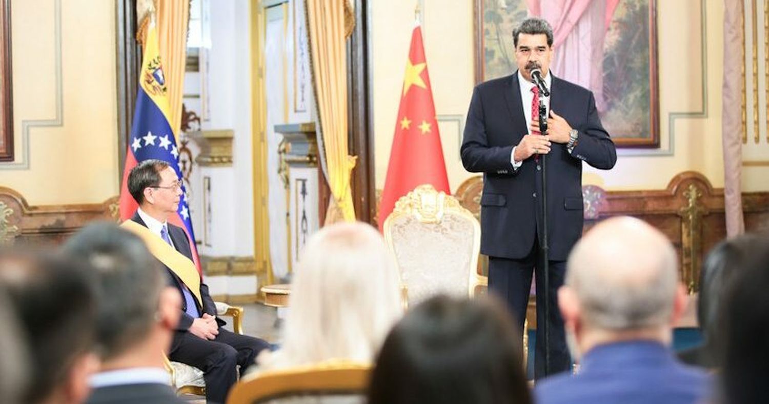 ¿DE DEUDAS, FAVORES O…? Maduro y China aseguran que su relación está en su “nivel más alto”