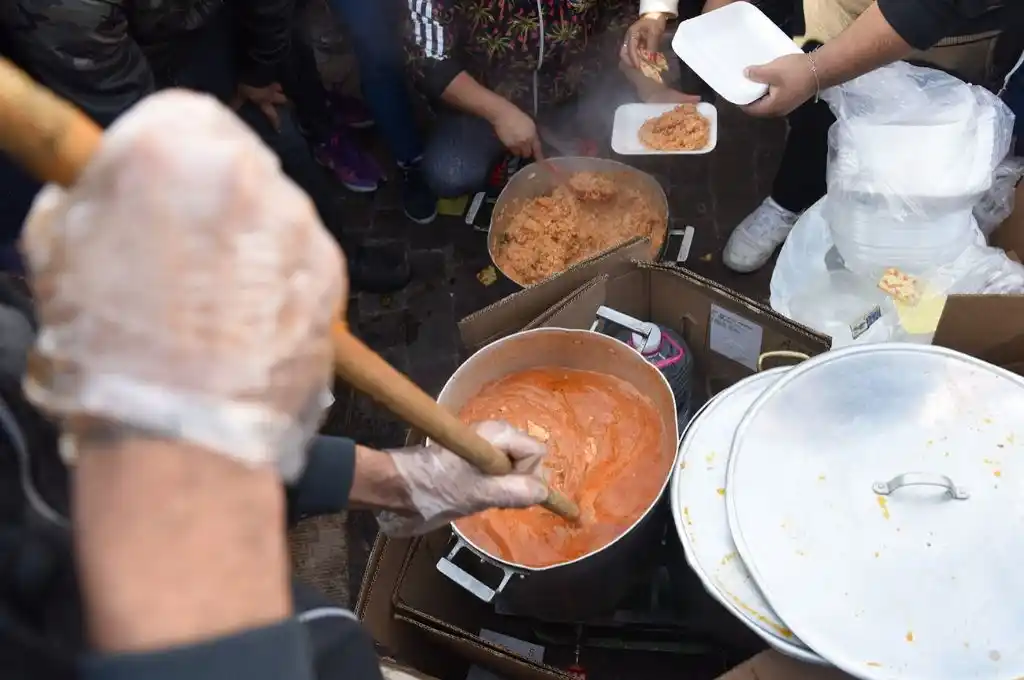 Barrios de Pie instala ollas populares en todo el país