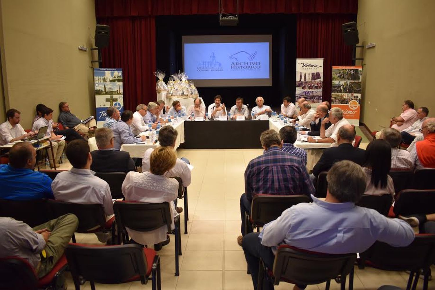 Sarquís reunió a intendentes del sudoeste bonaerense 