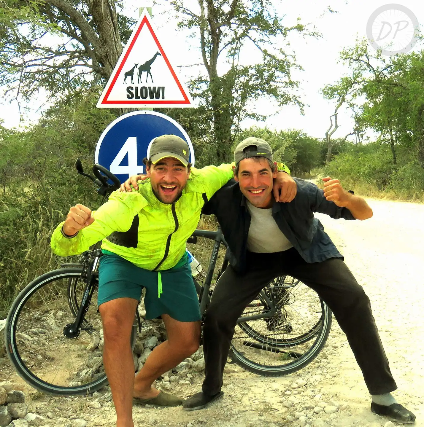 Dibujando a Pedal: 20 mil km en bicicleta a través de Europa y África
