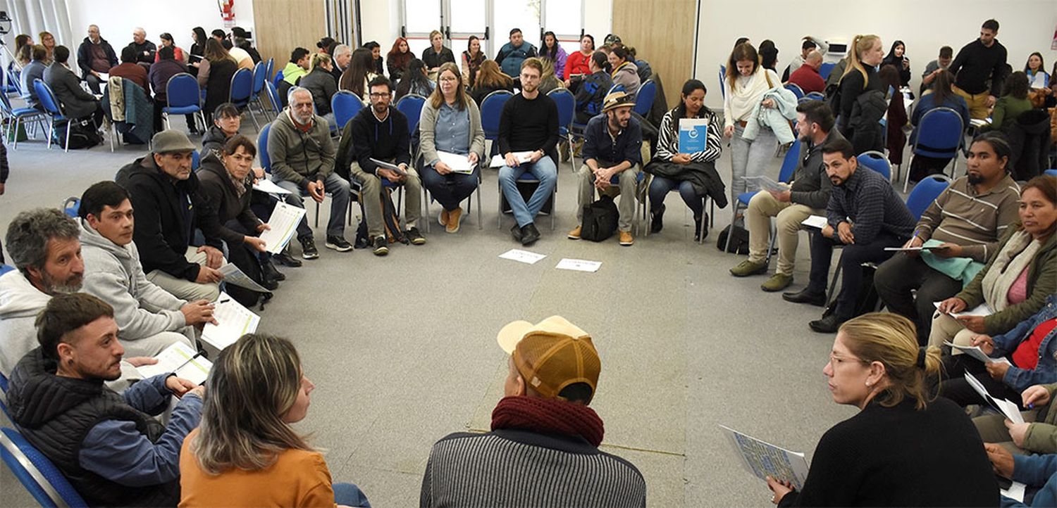 Gualeguaychú tuvo una activa participación en el Encuentro de la Economía Social y Solidaria que se realizó a nivel provincial en Paraná.