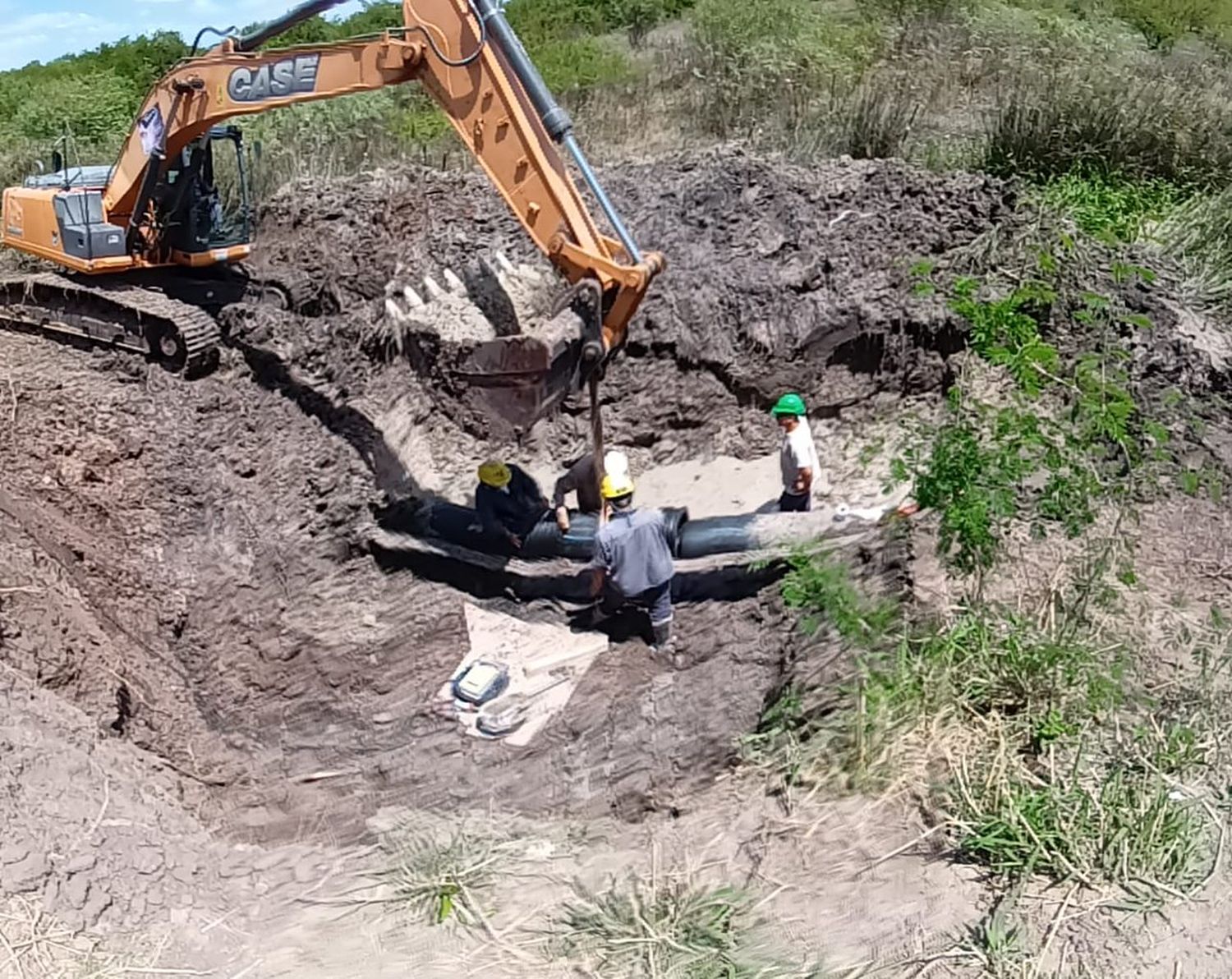 Avanza la reparación del tramo dañado del acueducto Reconquista