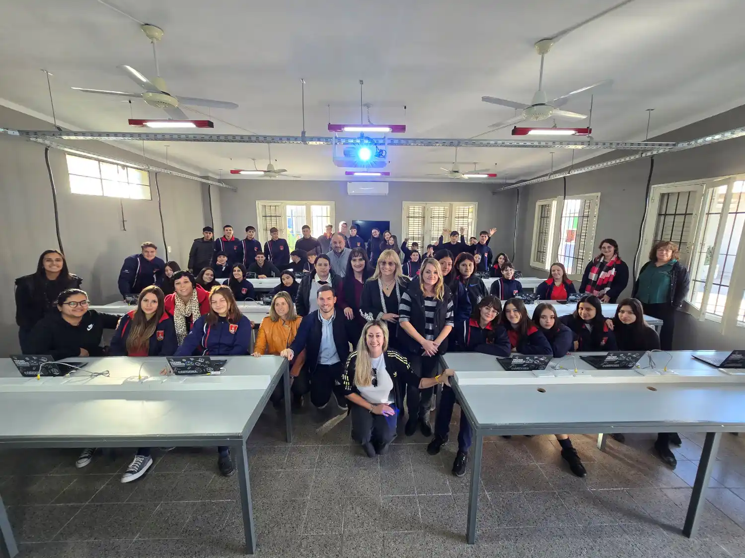 Franco Castellina encabezó la apertura de la sala de alfabetización digital