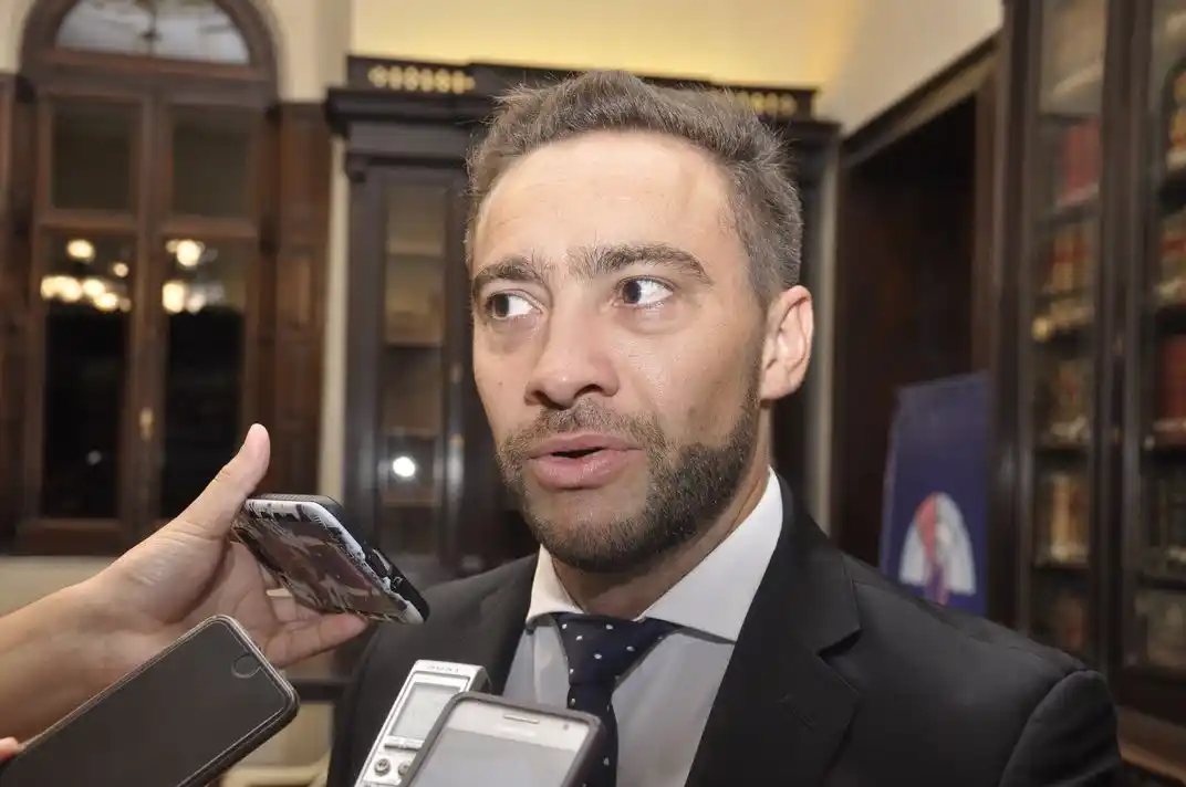 Mauro Urribarri presentó su renuncia indeclinable al gobierno provincial