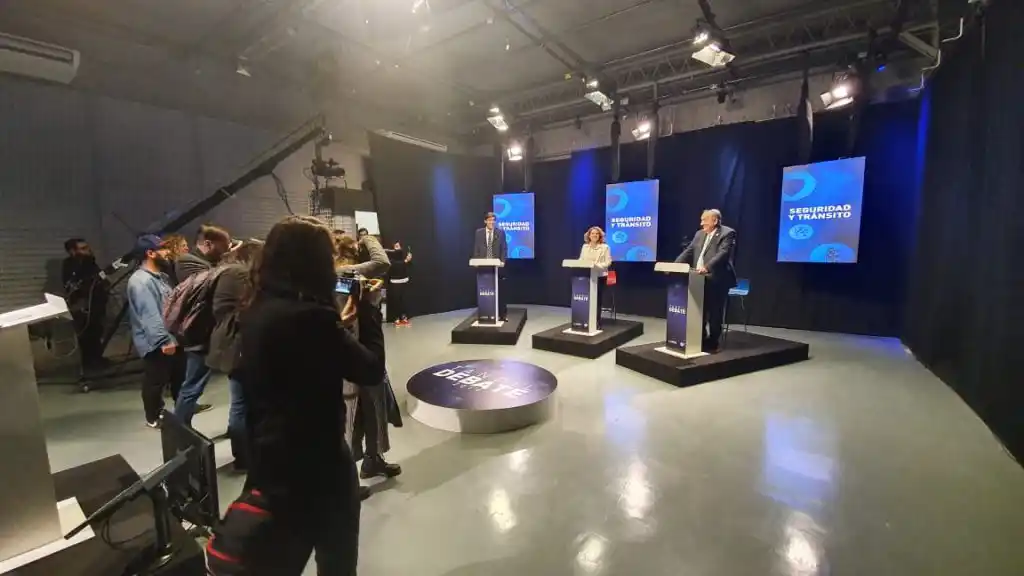 La puesta en escena dejó  afuera a los periodistas y  el sello propio de El Eco