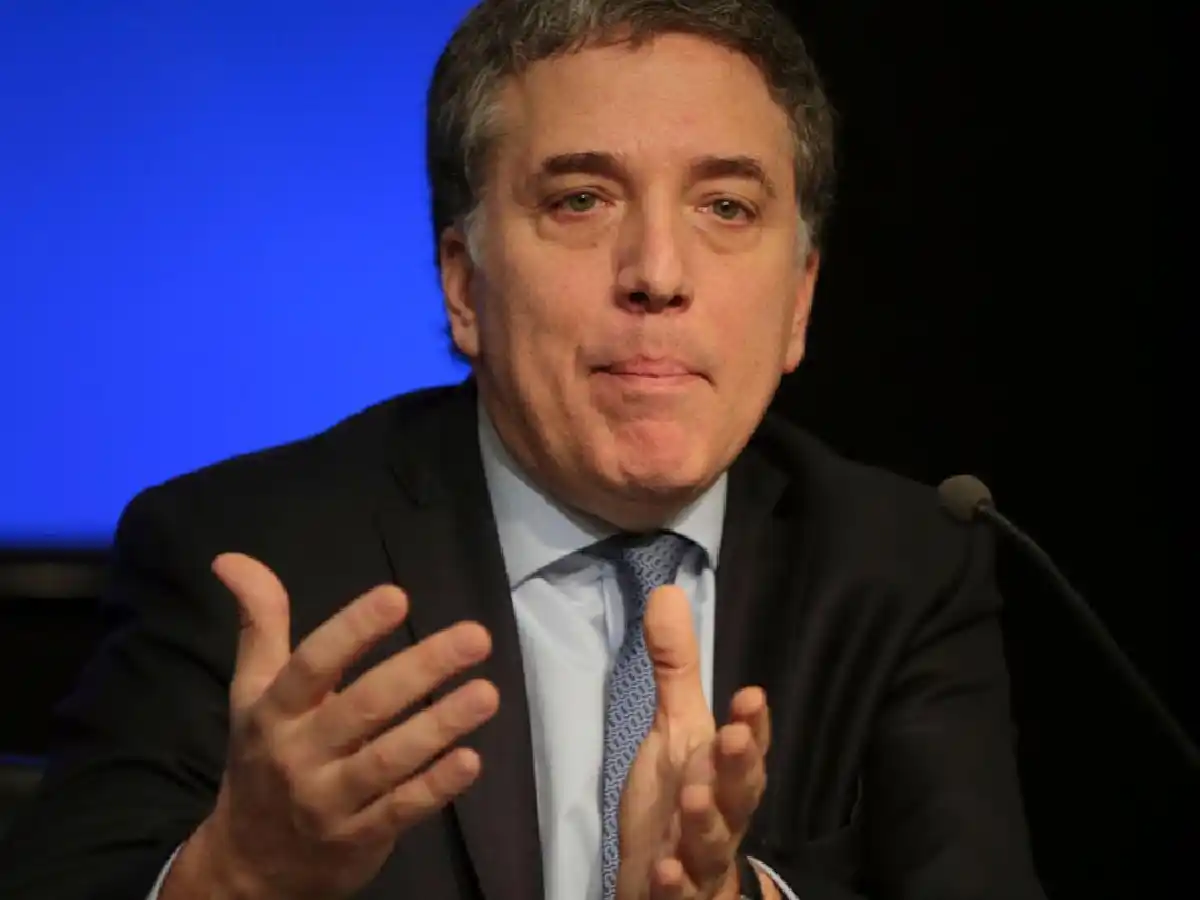 Dujovne también tranquiliza: "No hay ninguna posibilidad de una mega crisis ni de default" 