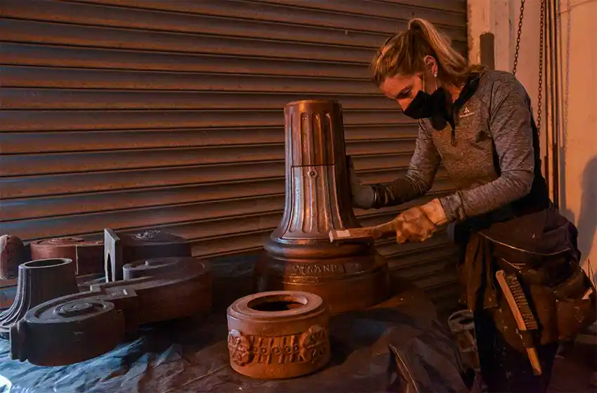 "Esto es devolverle luz a este sector histórico diseñado por el arquitecto Bustillo"