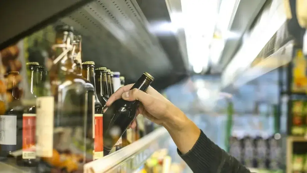 LLA impulsa cambios en la ley que regula la venta de alcohol