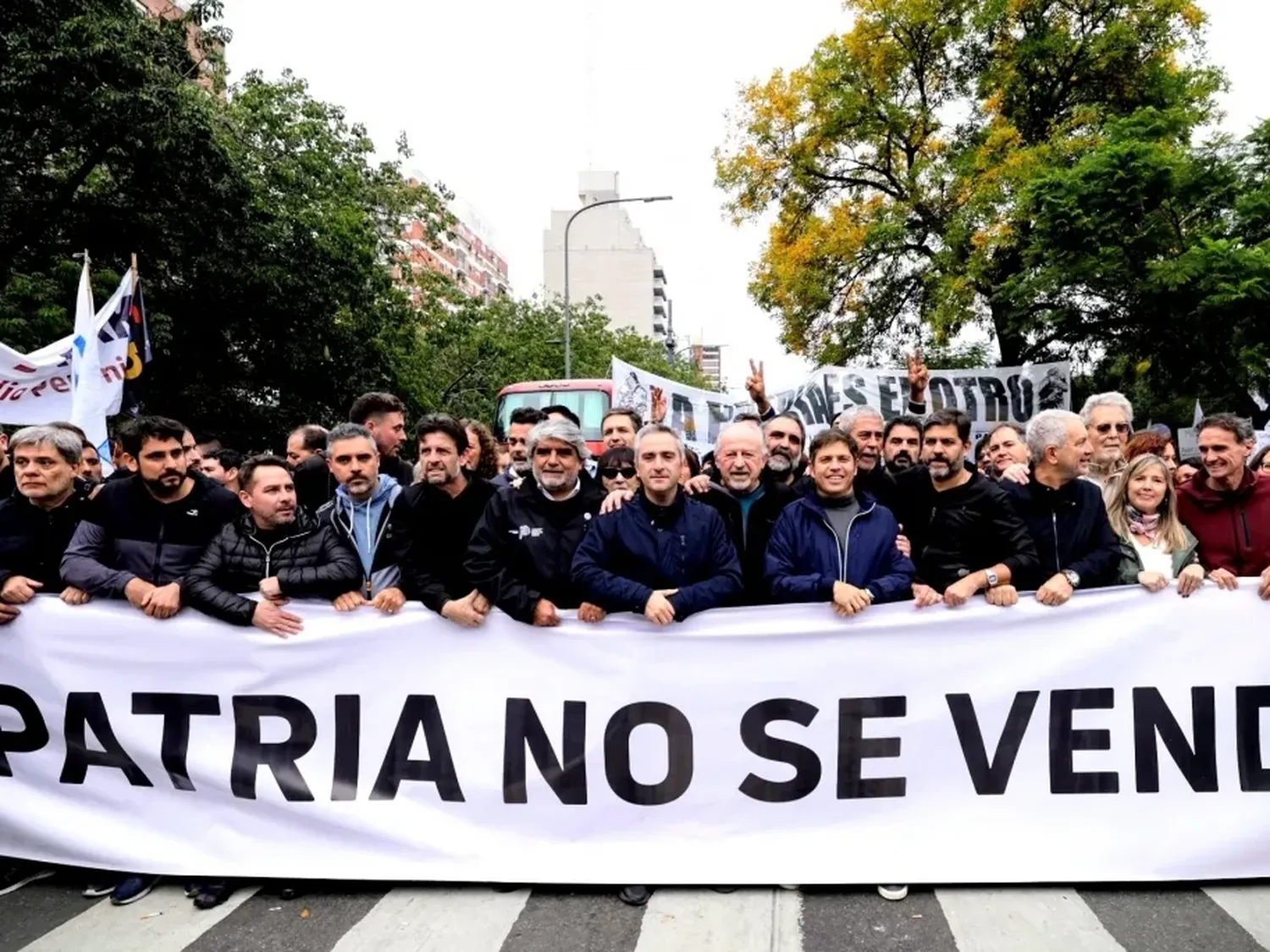 Kicillof participará en la marcha de la CGT y se reúne con su conducción