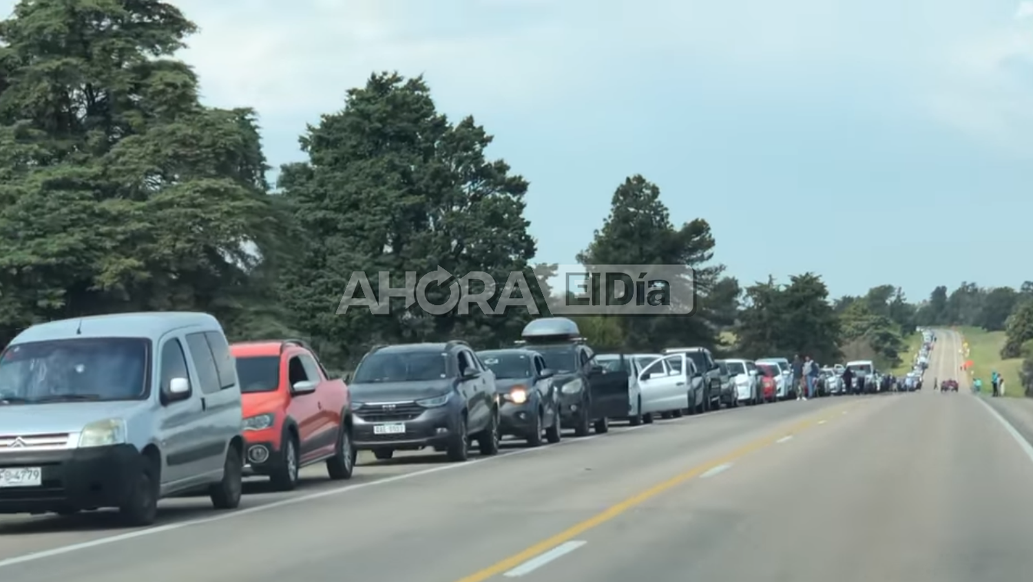 Filas de 6 kilómetros y 8 horas de espera para cruzar de Uruguay a Gualeguaychú