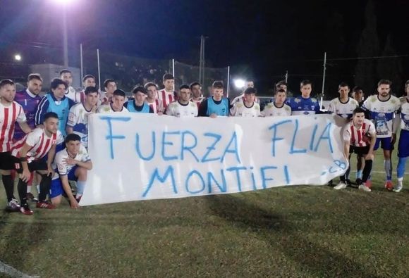 Emotivo gesto en el fútbol