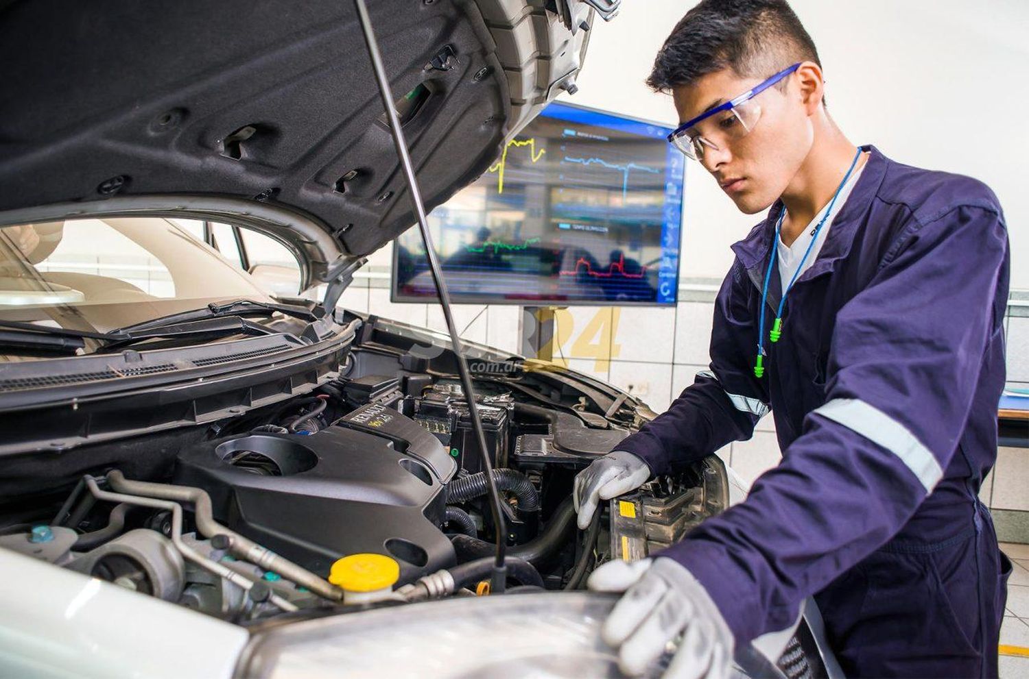 Finalizó la etapa de inscripción del curso de mecánico de motores 