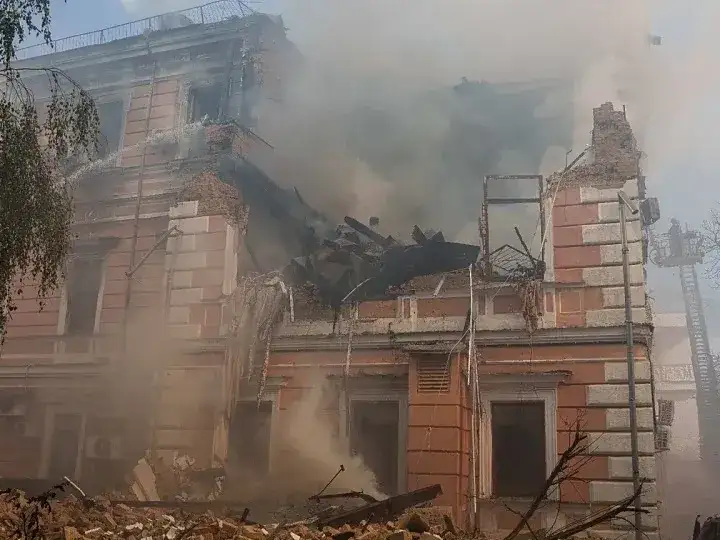 Rusia lanzó una ola de bombardeos a la Academia de Ciencias de Kiev