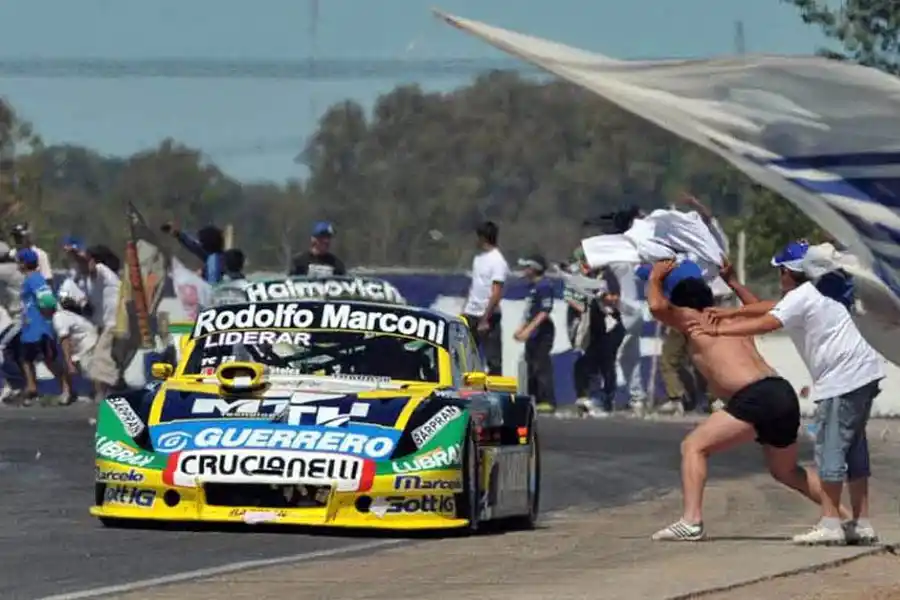 El Gurí Martínez ganó en La Plata y se consagró campeón del Turismo Carretera
