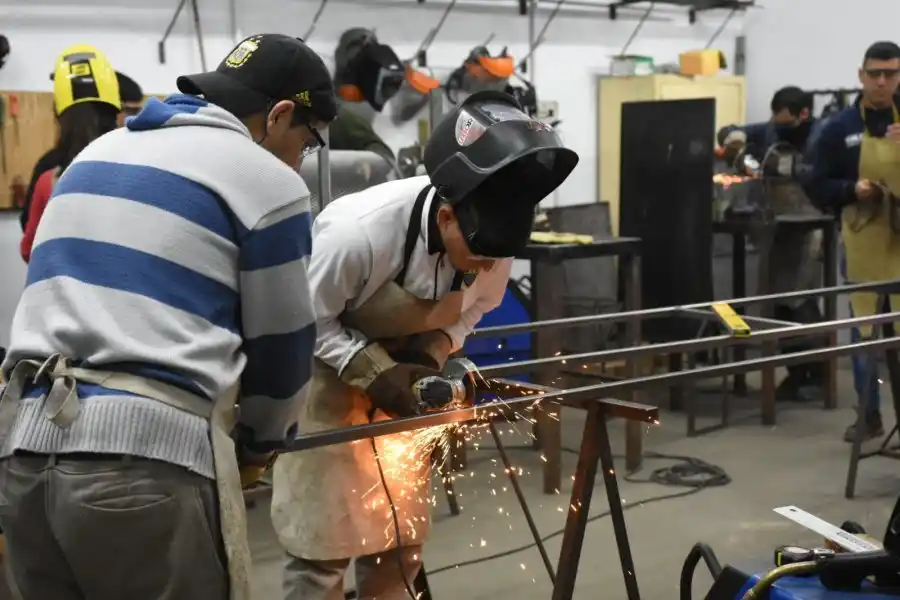 El Centro de Formación Profesional camina hacia sus 25 años y cuenta con 600 alumnos y alumnas en 32 talleres de oficios