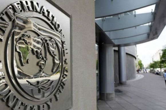 El FMI accedió al pedido del Gobierno y acortó en US$ 1.800 millones la meta de reservas