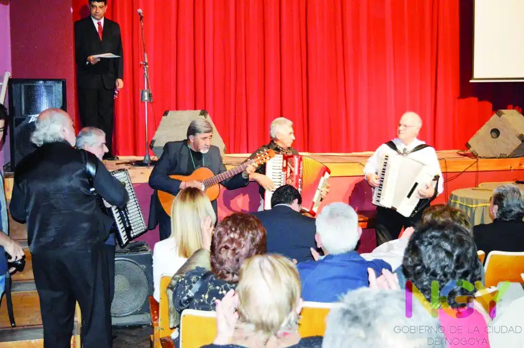 Acordeonistas se reencuentran en la Asociación Cultural