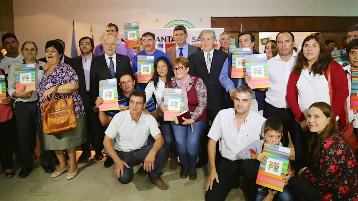 La provincia entrega más de 100 escrituras de regularización dominial