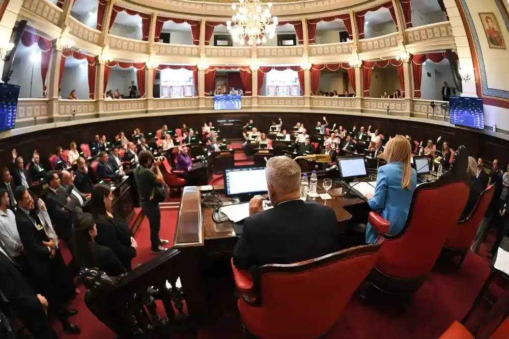 Gesto de Kicillof a la Legislatura a horas de que el Senado retome las sesiones