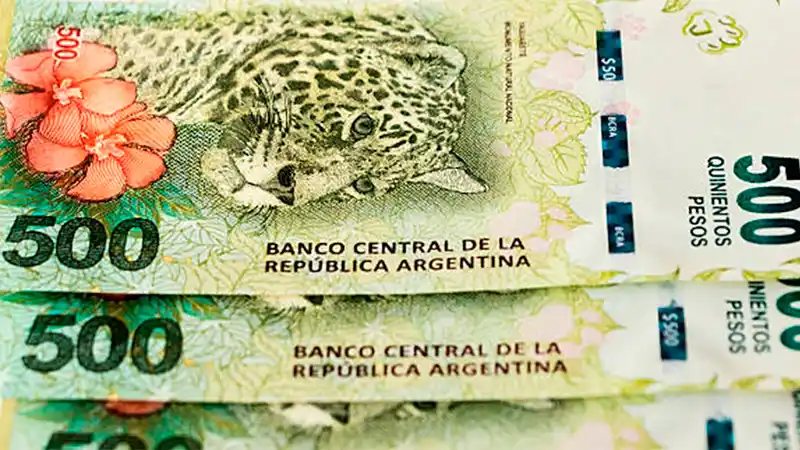 Entrerriano halló dinero en la vereda y esperó a su dueño para devolverlo