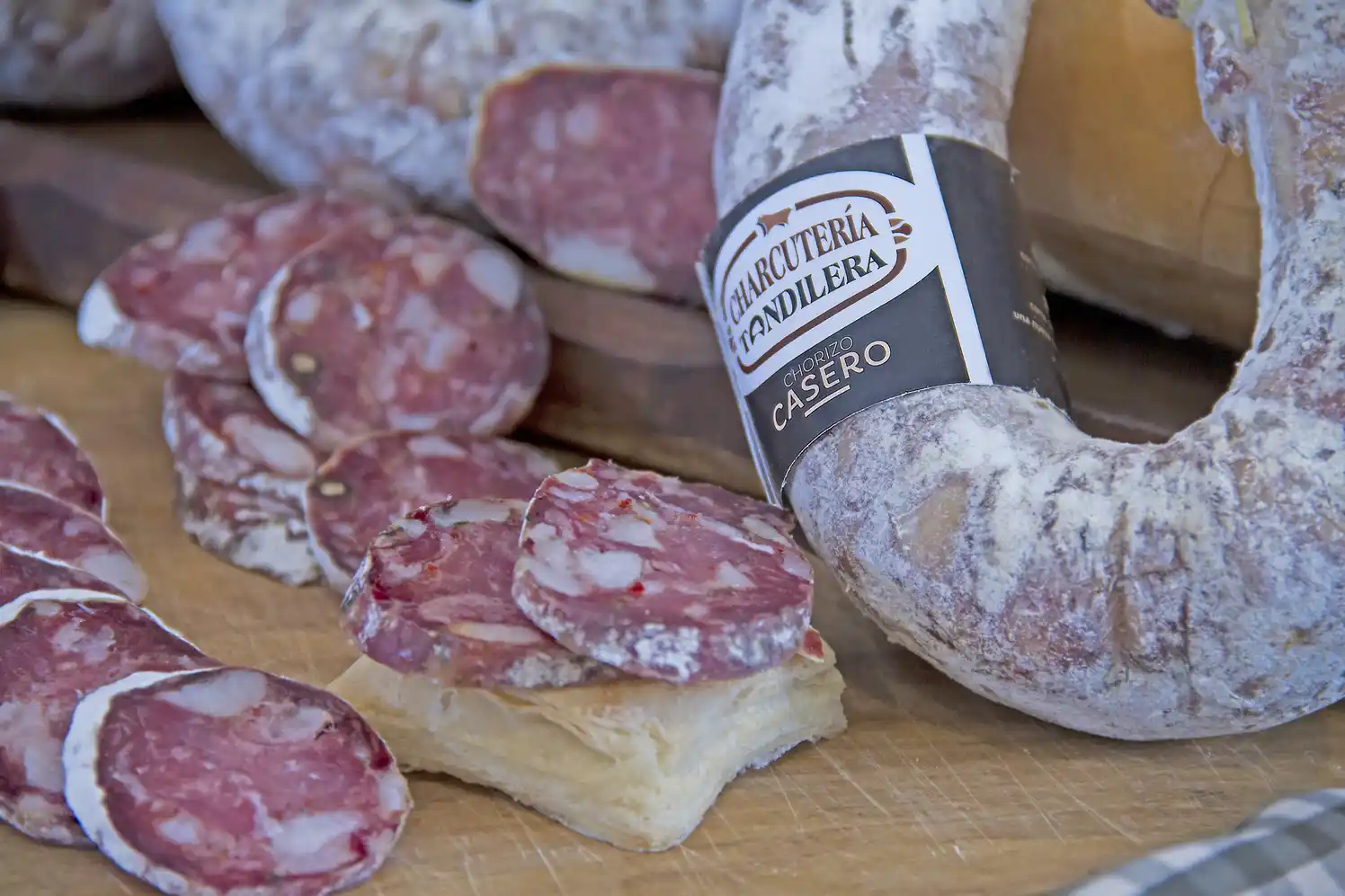 Charcutería Tandilera lanzó su distintiva línea de chorizos secos