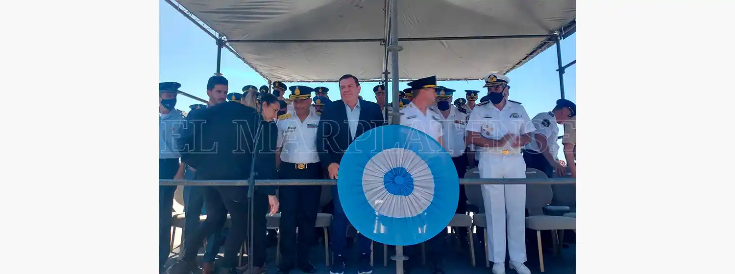 La policía celebró el bicentenario de su creación con un acto y desfile en Playa Grande