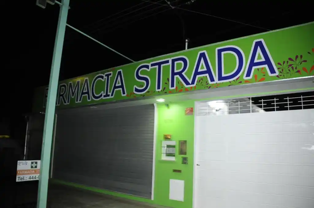 Dos delincuentes asaltaron anoche la farmacia Strada y se llevaron dinero