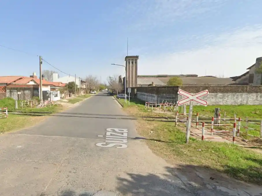 mujer atropellada por un tren por salvar a su perro 2