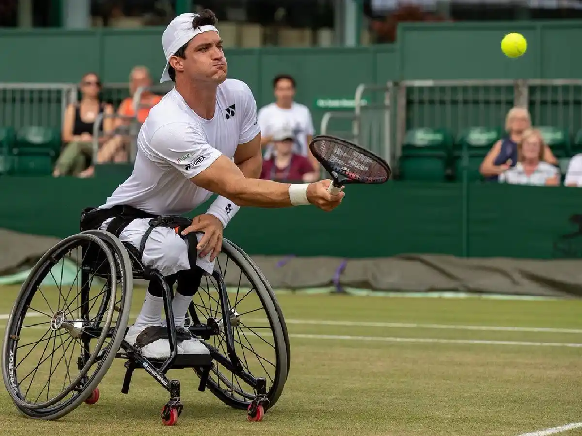 Fernández ganó Wimbledon y agiganta su historia